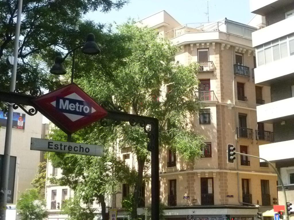 Hostal Falfes Madrid Exterior photo